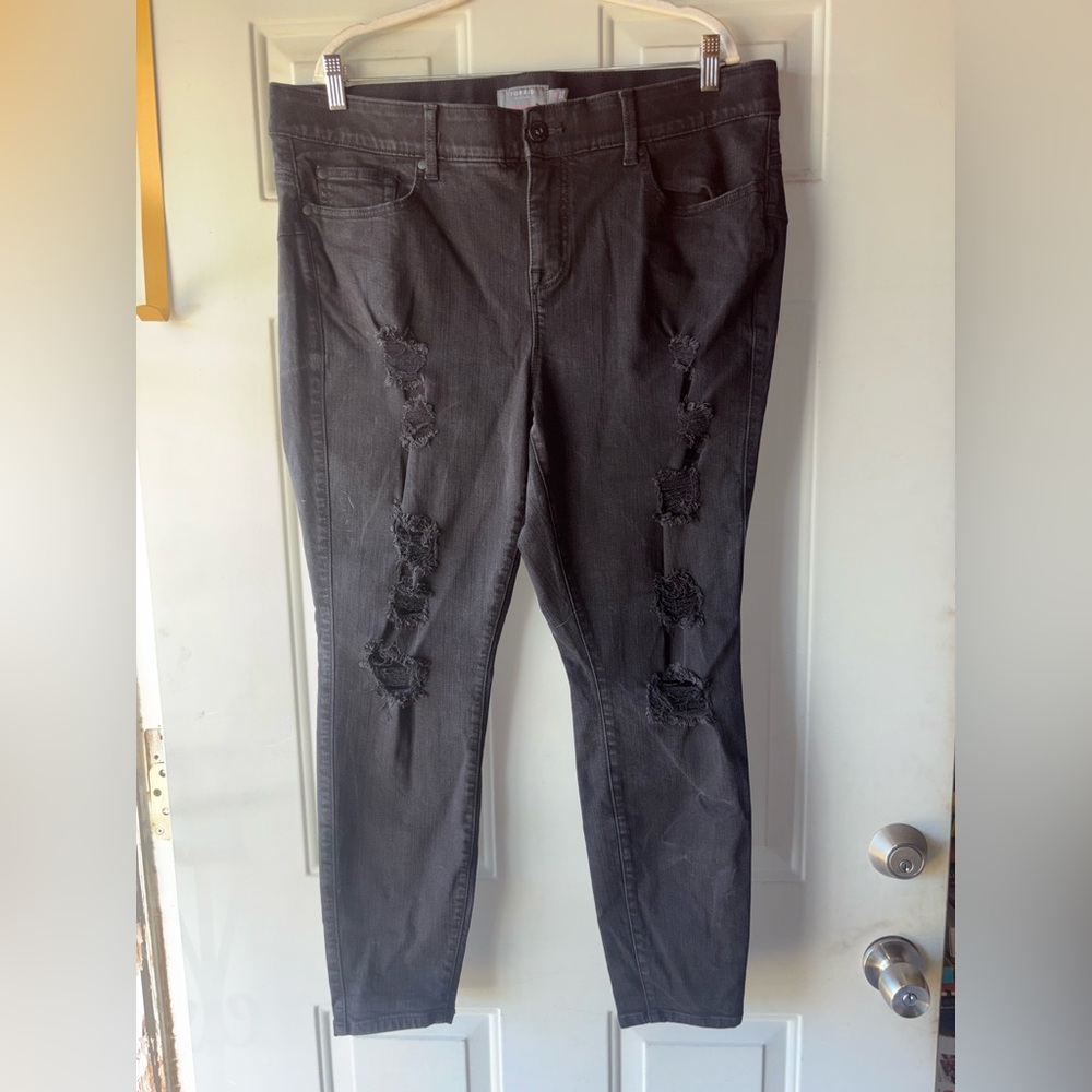 Torrid black Bombshell Skinny destroyed jeans size 20 R